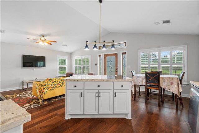 608 Whistleville RD, Flatonia, TX 78941