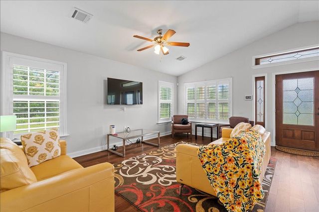 608 Whistleville RD, Flatonia, TX 78941