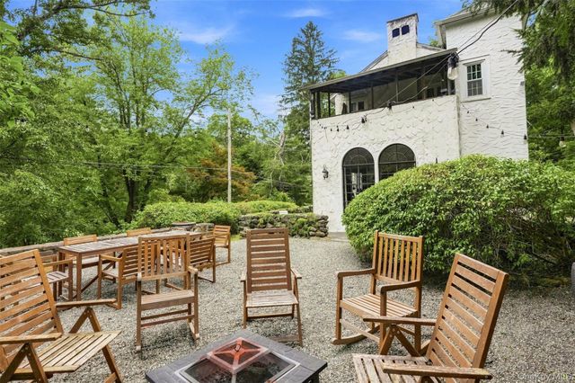185 Old West Point Road E, Garrison, NY 10524