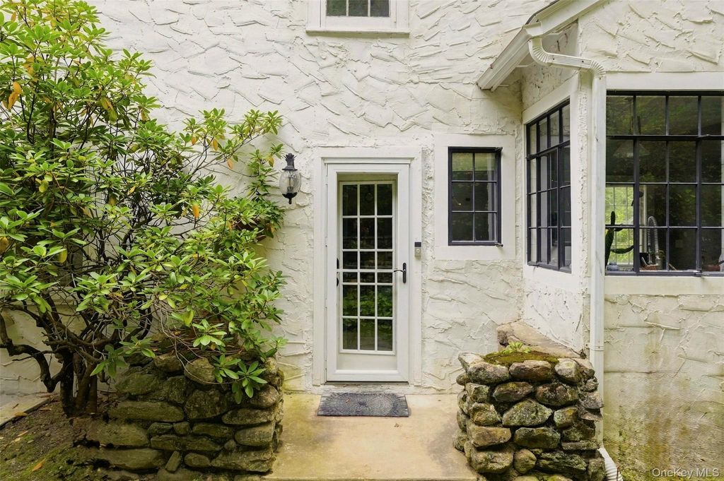 185 Old West Point Road E, Garrison, NY 10524 — photo 2