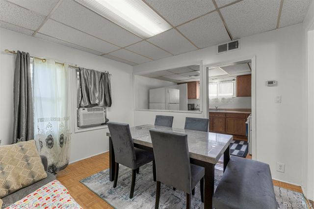 25520 New York Street, Dearborn Heights, MI 48125