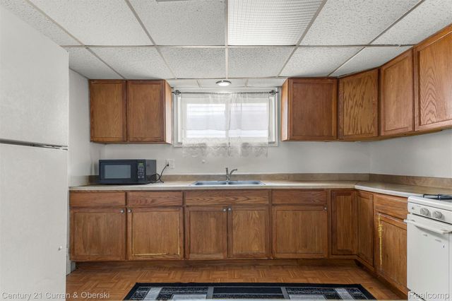 25520 New York Street, Dearborn Heights, MI 48125