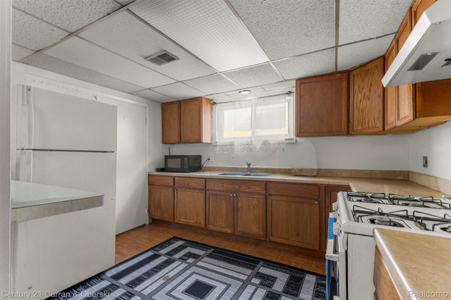 25520 New York Street, Dearborn Heights, MI 48125
