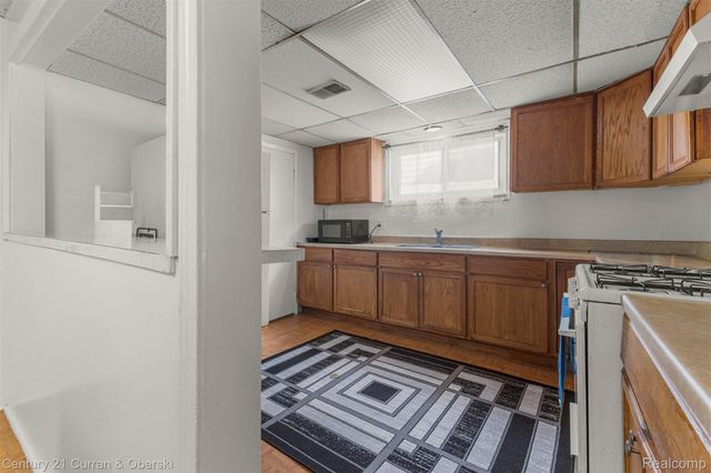 25520 New York Street, Dearborn Heights, MI 48125