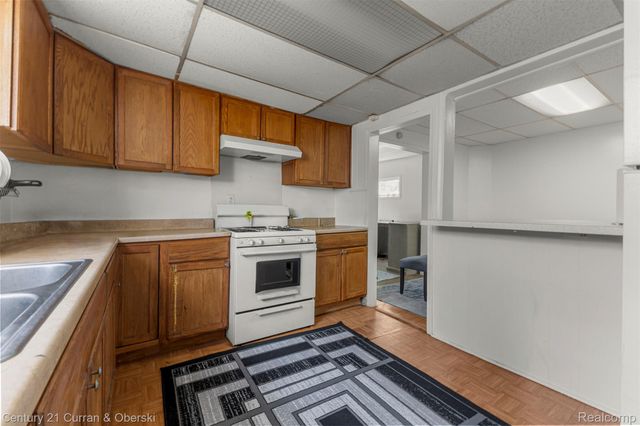 25520 New York Street, Dearborn Heights, MI 48125