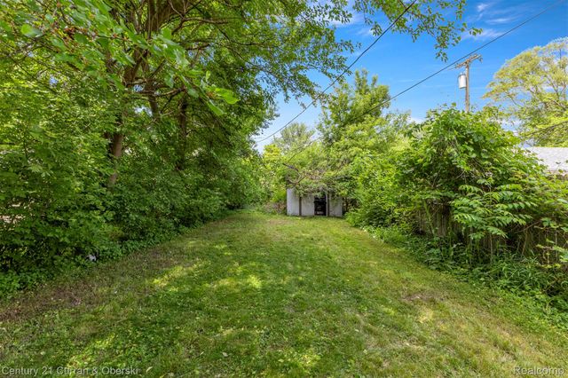 25520 New York Street, Dearborn Heights, MI 48125