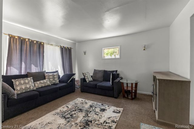 25520 New York Street, Dearborn Heights, MI 48125