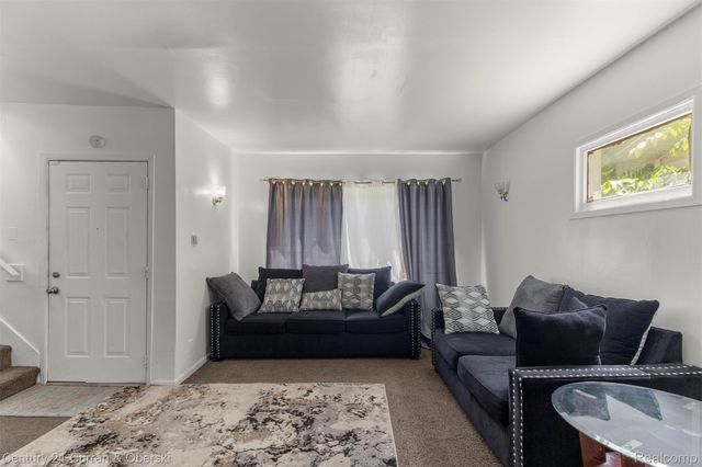 25520 New York Street, Dearborn Heights, MI 48125