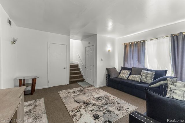 25520 New York Street, Dearborn Heights, MI 48125