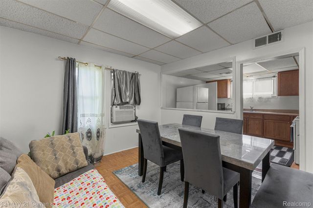 25520 New York Street, Dearborn Heights, MI 48125