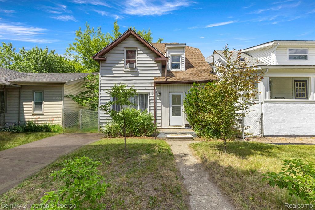 25520 New York Street, Dearborn Heights, MI 48125