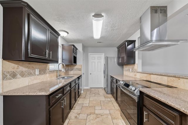 523 Shenandoah Drive, Richmond, TX 77469