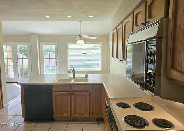 3713 E WINDSONG Drive, Phoenix, AZ 85048