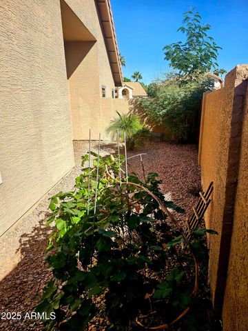 3713 E WINDSONG Drive, Phoenix, AZ 85048