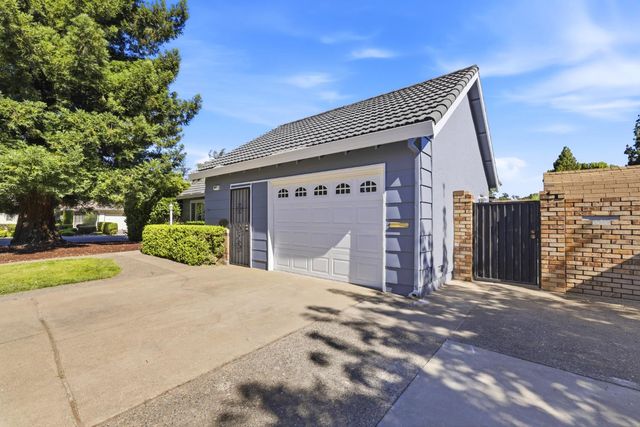 8077 Caribbean Way, Sacramento, CA 95826