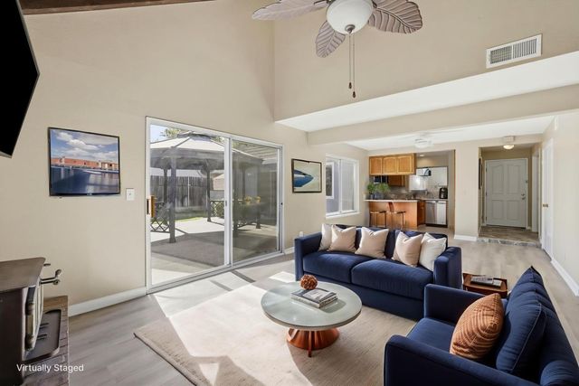 8077 Caribbean Way, Sacramento, CA 95826