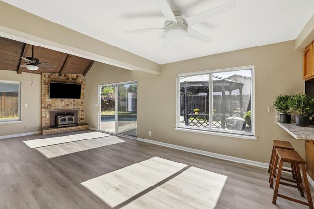 8077 Caribbean Way, Sacramento, CA 95826