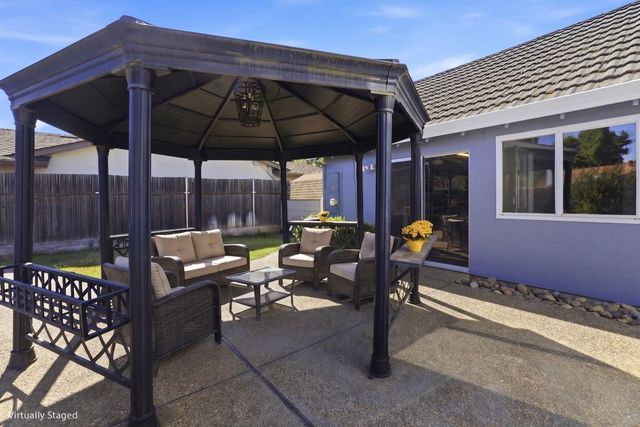 8077 Caribbean Way, Sacramento, CA 95826