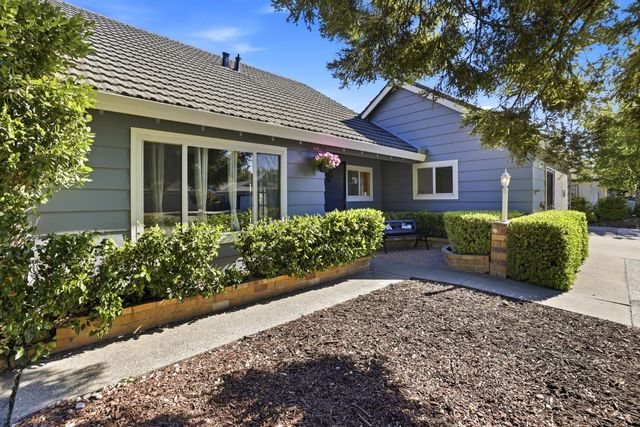 8077 Caribbean Way, Sacramento, CA 95826