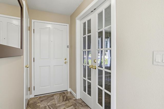 8077 Caribbean Way, Sacramento, CA 95826