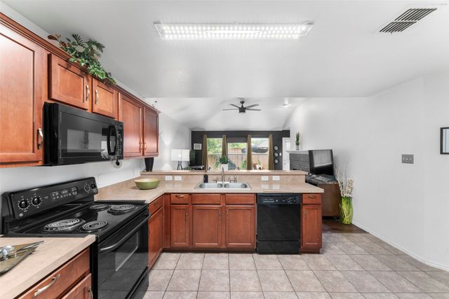 1610 Sax Leigh Drive, Dallas, TX 75241