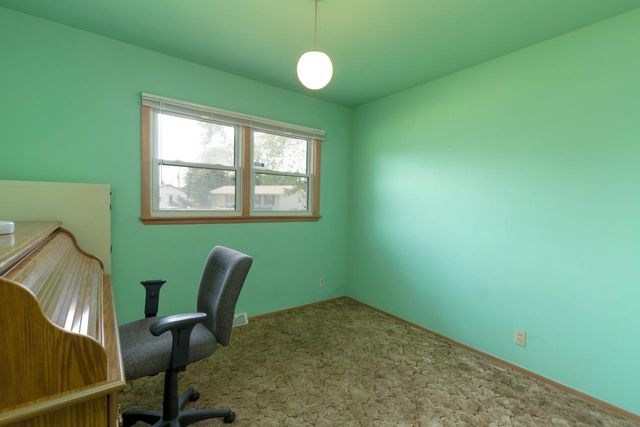 431 Wendell Court, Waterloo, IA 50703