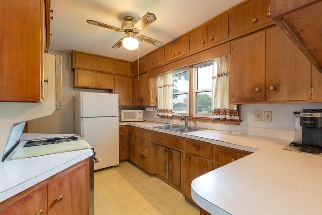 431 Wendell Court, Waterloo, IA 50703