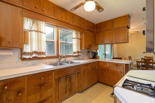 431 Wendell Court, Waterloo, IA 50703