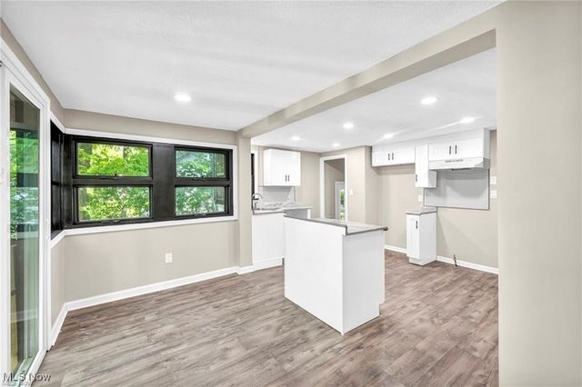 15 Cresswell Avenue, Bedford, OH 44146