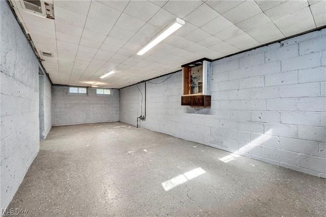 15 Cresswell Avenue, Bedford, OH 44146