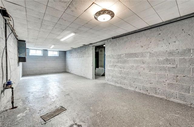 15 Cresswell Avenue, Bedford, OH 44146