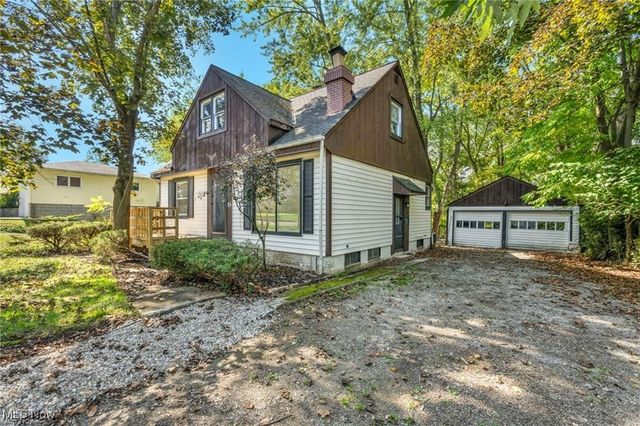 15 Cresswell Avenue, Bedford, OH 44146