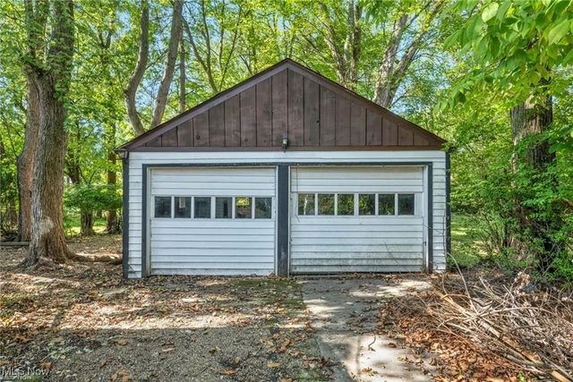 15 Cresswell Avenue, Bedford, OH 44146