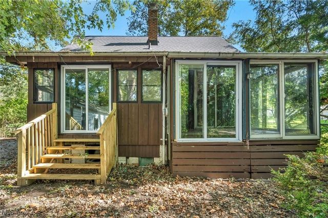 15 Cresswell Avenue, Bedford, OH 44146