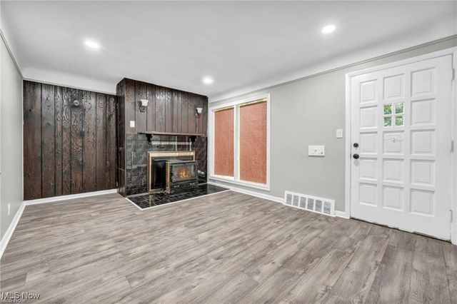 15 Cresswell Avenue, Bedford, OH 44146