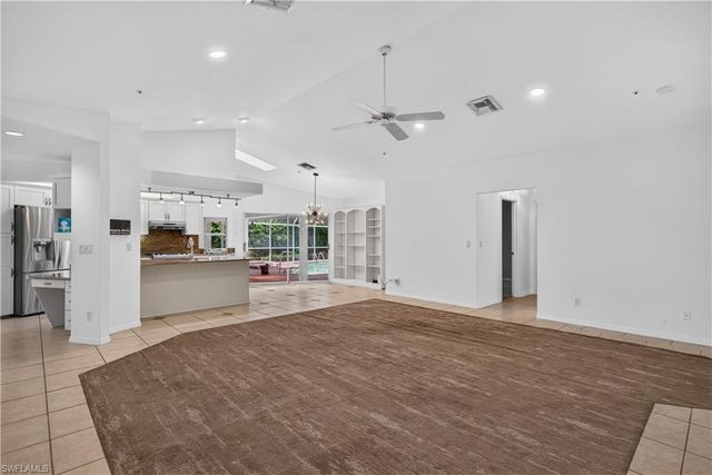 240 Stonegate CT, Naples, FL 34119