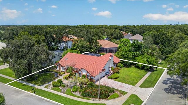 240 Stonegate CT, Naples, FL 34119