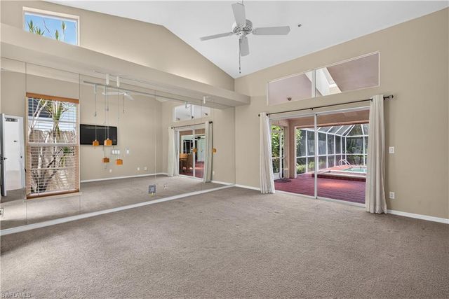 240 Stonegate CT, Naples, FL 34119