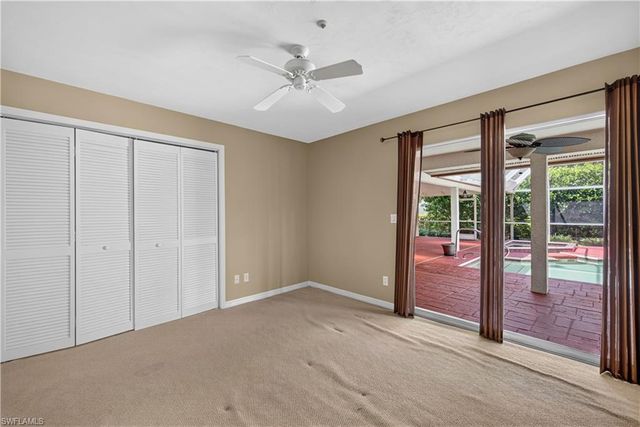 240 Stonegate CT, Naples, FL 34119