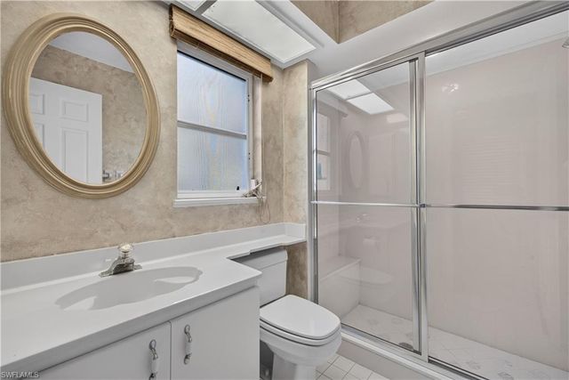 240 Stonegate CT, Naples, FL 34119