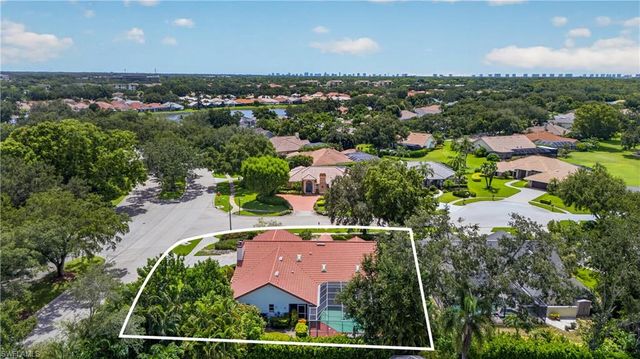 240 Stonegate CT, Naples, FL 34119