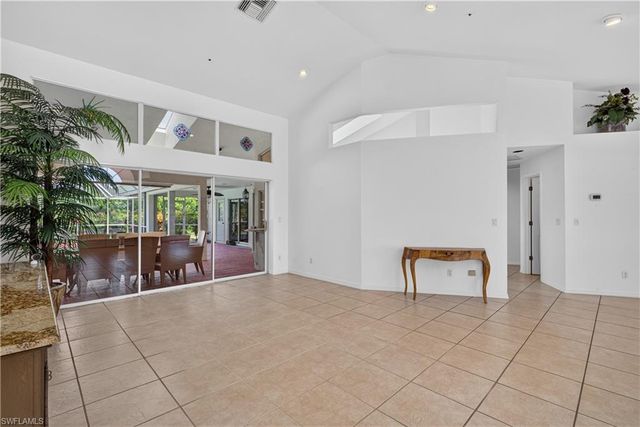 240 Stonegate CT, Naples, FL 34119