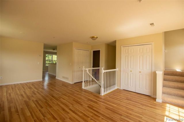 2859 Barclay Way, Ann Arbor, MI 48105