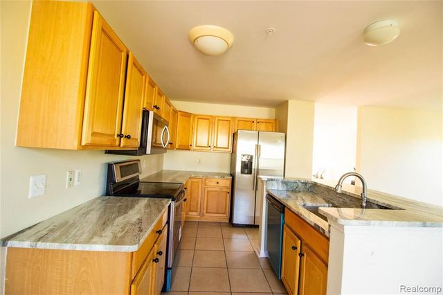 2859 Barclay Way, Ann Arbor, MI 48105