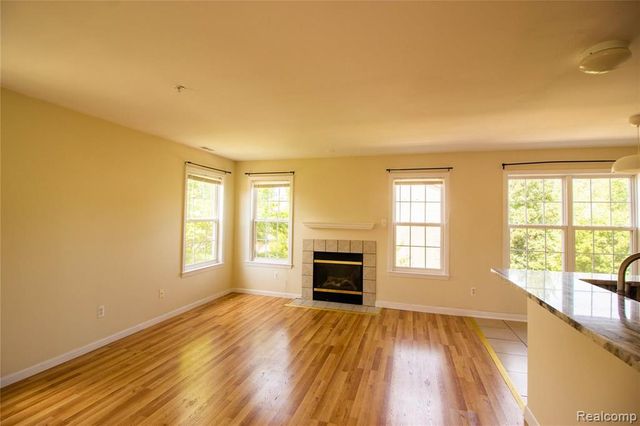 2859 Barclay Way, Ann Arbor, MI 48105