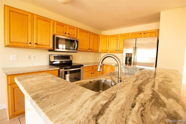 2859 Barclay Way, Ann Arbor, MI 48105