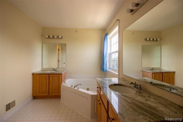 2859 Barclay Way, Ann Arbor, MI 48105