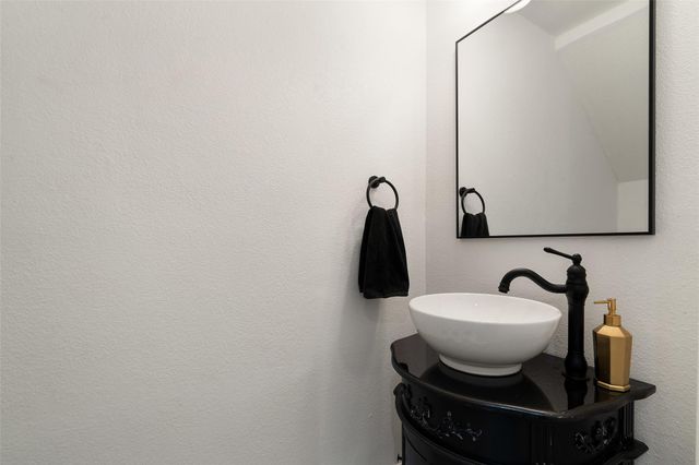 6523 Heron DR, Austin, TX 78759