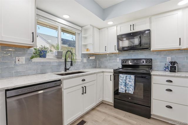 6937 E Briarwood Drive, Centennial, CO 80112