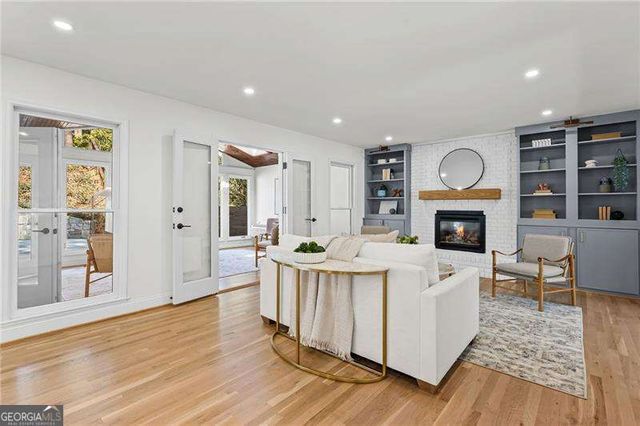 6300 Mountain Brook Lane, Atlanta, GA 30328